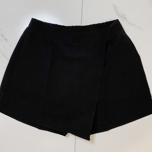 Boutique Black Skort